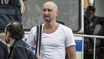 Ruský novinář Arkadij Babčenko je naživu. Jeho vraždu předstíraly bezpečnostní...