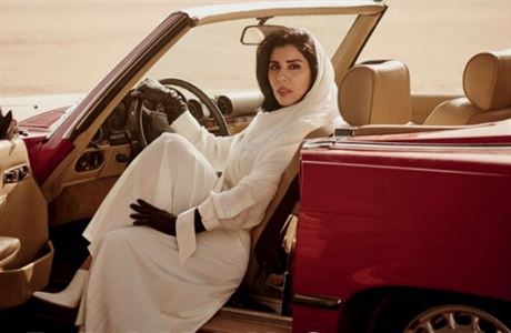 Saúdská princezna Haifa bin Abdullah Al Saud na obálce asopisu Vogue.