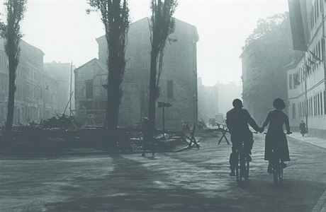 Lska na kolech, 1957.