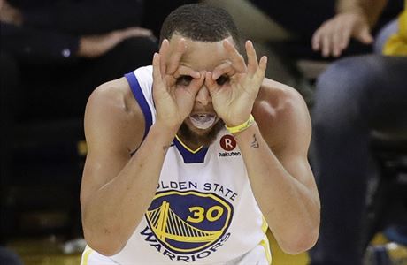 Stephen Curry slav ko v prvnm finle NBA.