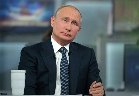 Vladimír Putin hovořil v televizní besedě s občany.