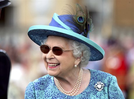 Anglická královna Albta II. podstoupila v kvtnu operaci oka.