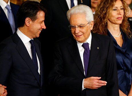 Nový italský premiér Giuseppe Conte s prezidentem Sergiem Mattarellou na...