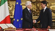 Italský prezident Sergio Mattarella jmenoval Conteho premiérem.