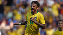 5) Neymar - Brazilsk fotbalov gnius podepsal v srpnu ptilet kontrakt s...