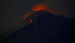 Vulkán Fuego zachycen po výbuchu.