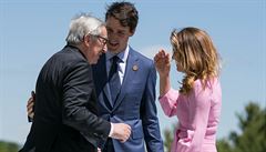 Pedseda Evropské komise Jean-Claude Juncker se vítá s kanadským premiérem a...