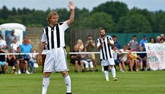 Pavel Nedvd nastoupil na své typické pozici na levé stran zálohy.