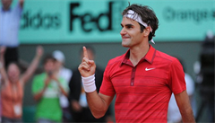 Legendární Federer v Paříži už poráží syny bývalých soupeřů