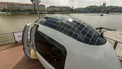 Na stee Ecocapsule jsou umístny fotovoltaické panely. Ty se starají o...