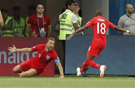 Harry Kane slaví svoji vítznou branku v zápase s Tuniskem