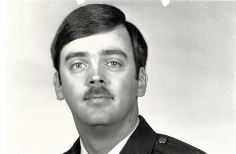 Dezertér William Howard Hughes Jr., který zmizel v roce 1983.