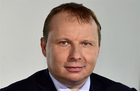 Europoslanec Miroslav Poche (SSD) ped diskuznm poadem Vclava Moravce.