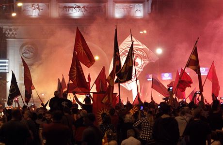 Demonstranti nesouhlasí se zmnou názvu zem z Makedonie na Severní Makedonie.