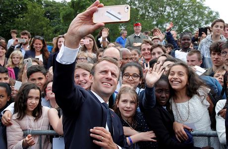 Francouzský prezident Emmanuel Macron bhem oficiální slavnosti.