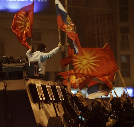 Demonstrace proti zmn názvu zem.