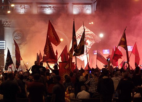 Demonstranti nesouhlasí se zmnou názvu zem z Makedonie na Severní Makedonie.