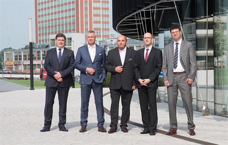 �e�níci konference �eská zna�ka v regionech - zleva Radek Hauerland, �eská...