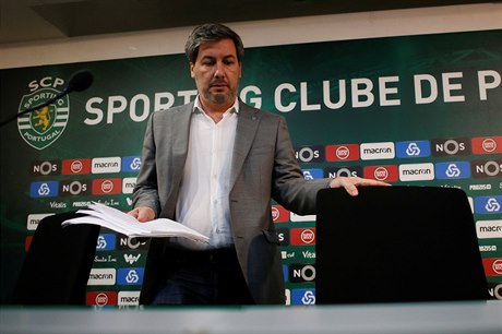Prezident fotbalového klubu Sporting Lisabon Bruno de Carvalho na tiskové...