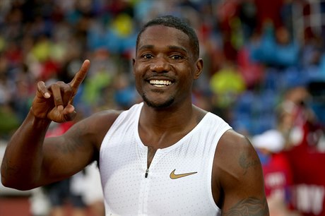 Sprinter Justin Gatlin z USA slaví výhru na Zlaté trete 2018.