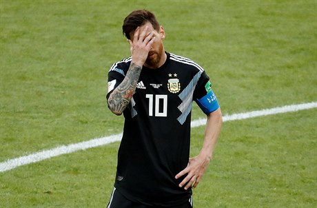 Argentina vs. Island. Zklamaný Lionel Messi.