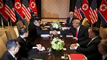 Pracovn obd mezi tmy Severn Koreje a USA. Ldi si opt podvaj ruku.