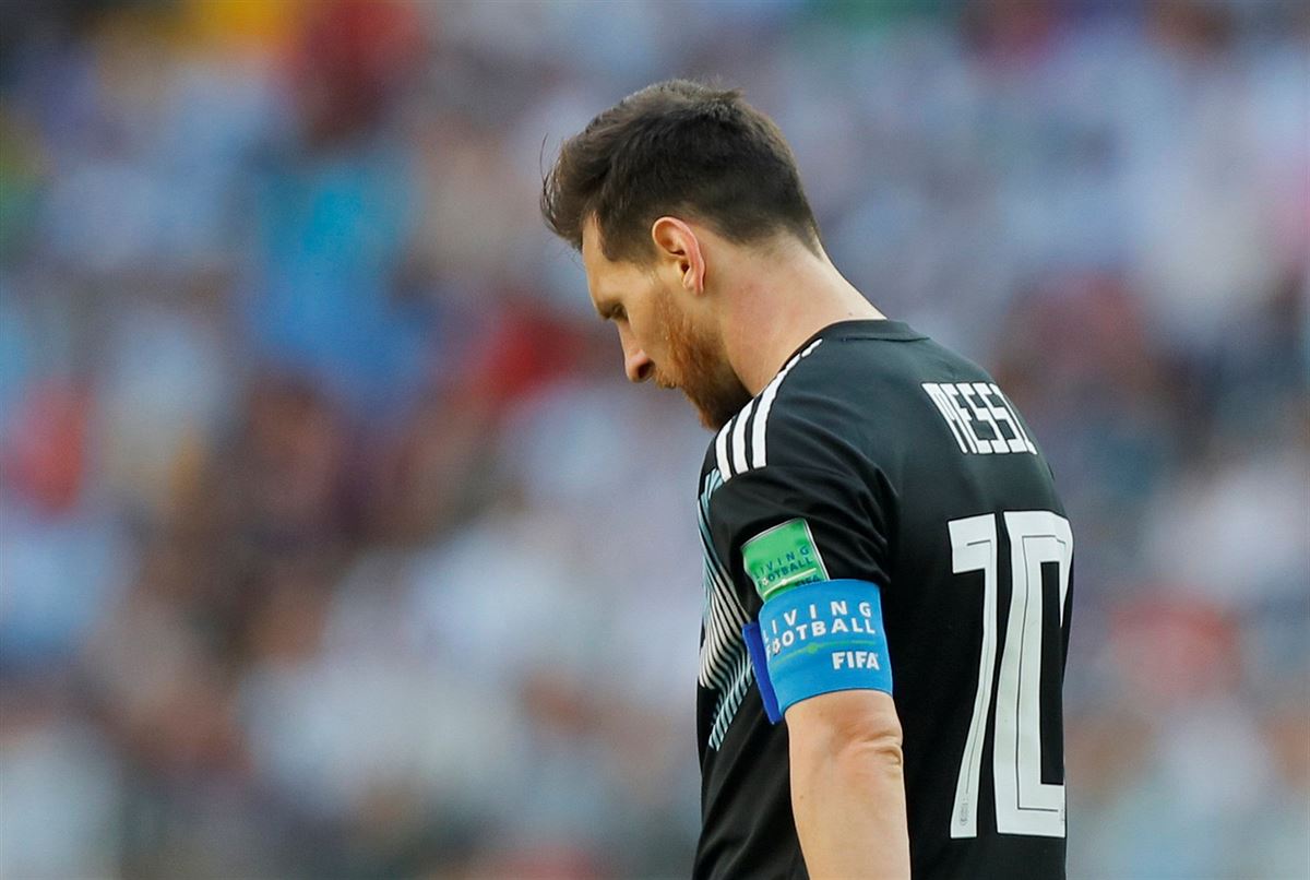 Zklamaný Lionel Messi odchází ze hřiště. | na serveru Lidovky.cz | aktuální zprávy