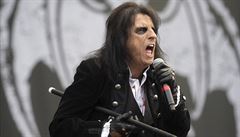 Alice Cooper, vlastním jménem Vincent Damon Furnier.