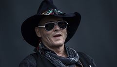 Johnny Depp jako pedskokan hlavní hvzdy Ozzyho Osbournea v praských...