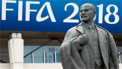 Mistrovství svta ve fotbale zane ve tvrtek pod dohledem Leninovy sochy.