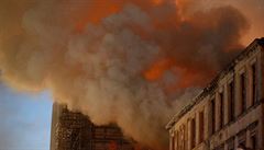Mackintosh Building v plamenech.