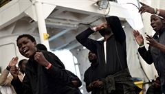 Francie pome panlsku s migranty z lodi Aquarius. Itálie i Malta je odmítly.