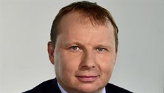 Europoslanec Miroslav Poche (SSD) ped diskuzním poadem Václava Moravce.