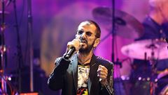 Britský bubeník, zpvák a herec Ringo Starr, známý pedevím jako bývalý...