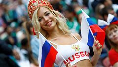 Tato ruská fanynka na zahájení šampionátu se stala hitem internetu | na serveru Lidovky.cz | aktuální zprávy