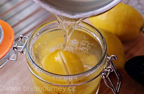 Povaen citrny plnme do sklenic