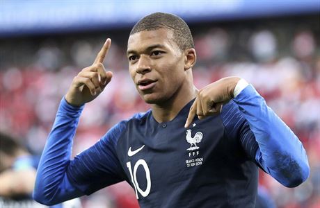 Nejmladí francouzský stelec v historii - Kylian Mbappé - na ampionátu...