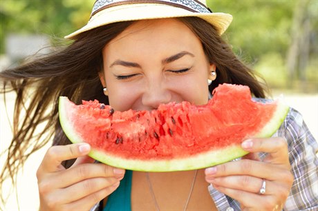 Proti horku pomůže i jogurt nebo meloun, říká nutriční terapeutka