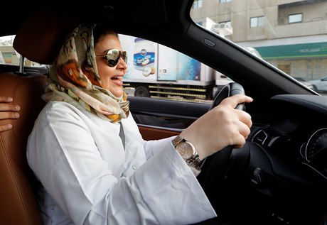 Samira al-Ghamdi je nadená, kdy ádí své auto.