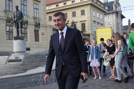 Andrej Babi se dostavil na Praský hrad, kde prezident  Milo Zeman jmenuje...