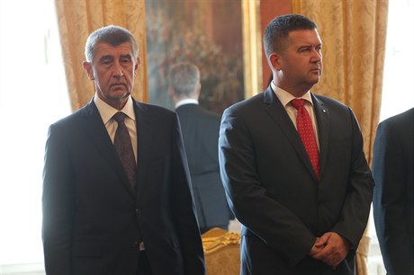 Premiér Andrej Babi a pedseda SSD Jan Hamáek pi jmenování vlády na...
