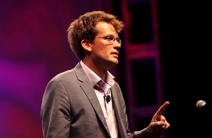 Spisovatel John Green.
