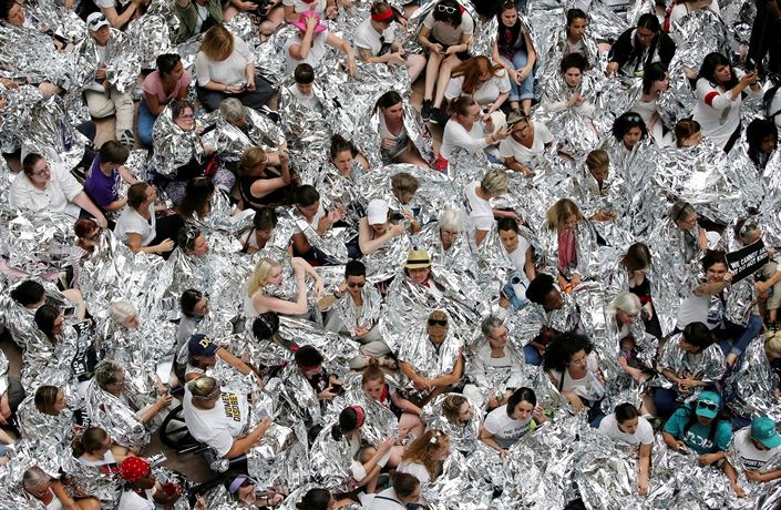 Mezi demonstranty pevládaly eny.