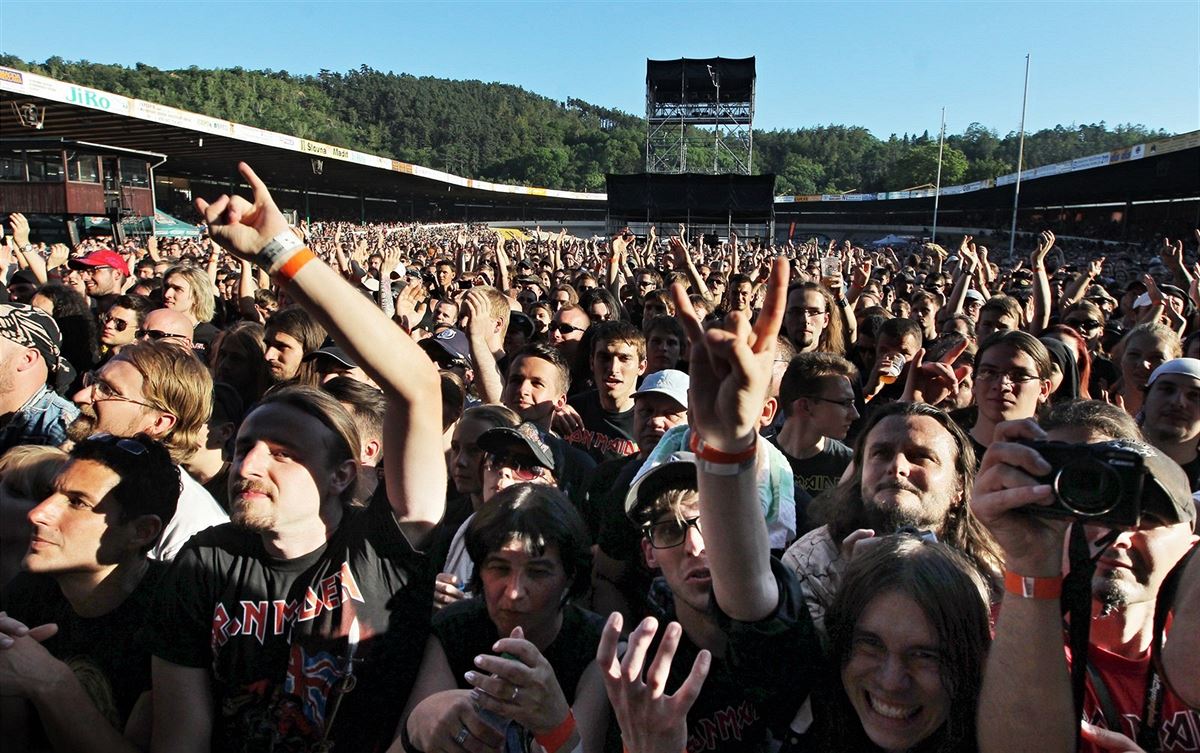 Vyprodaná desetitisícová aréna Velodrom.