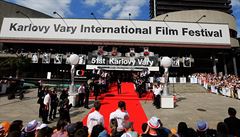 Začátek 51. ročníku Filmového festivalu v Karlových Varech.