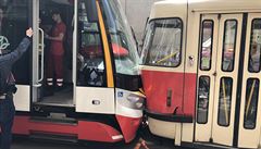 V Praze se na zastávce tpánská srazily dv tramvaje.