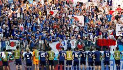 Japonci oslavují svj postup s fanouky