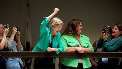 Protest podpo�ila i senátorka Elizabeth Warrenoná.