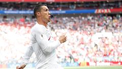 Cristiano Ronaldo se raduje ze svého tvrtého gólu na mistrovství svta.