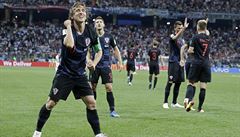 Chorvat Luka Modri slaví gól v utkání s Argentinou.